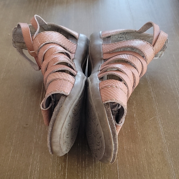 G H BASS & CO  LEATHER SANDALS - Picture 6 of 10